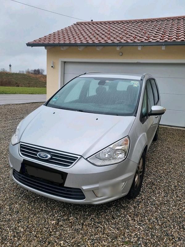Silber Gebraucht 2014 Ford Galaxy Trend Van / Kleinbus | 8.000 € (Etwas zu teuer) - Bild 1/4