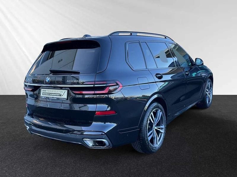 Gebraucht BMW X7 Efficient Dynamics 340 PS (250 kW) 2025 Black sapphire SUV