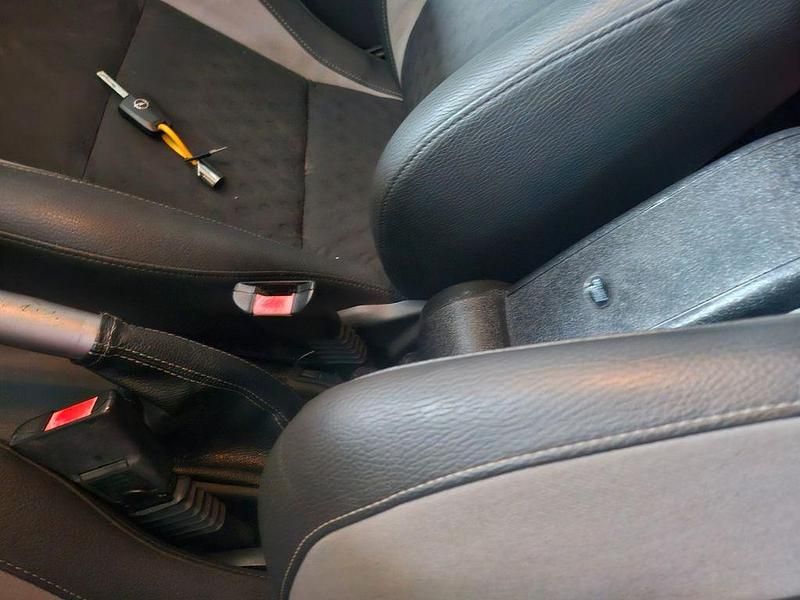 Gebraucht Opel Tigra 174 PS (127 kW) 2008 Blau Cabrio