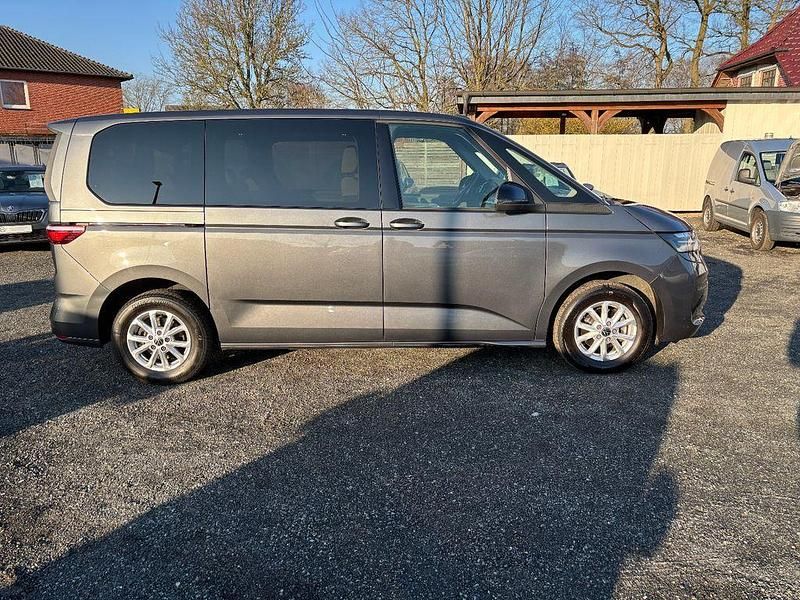 Gebraucht VW Multivan R 136 PS (100 kW) 2023 Grau Van