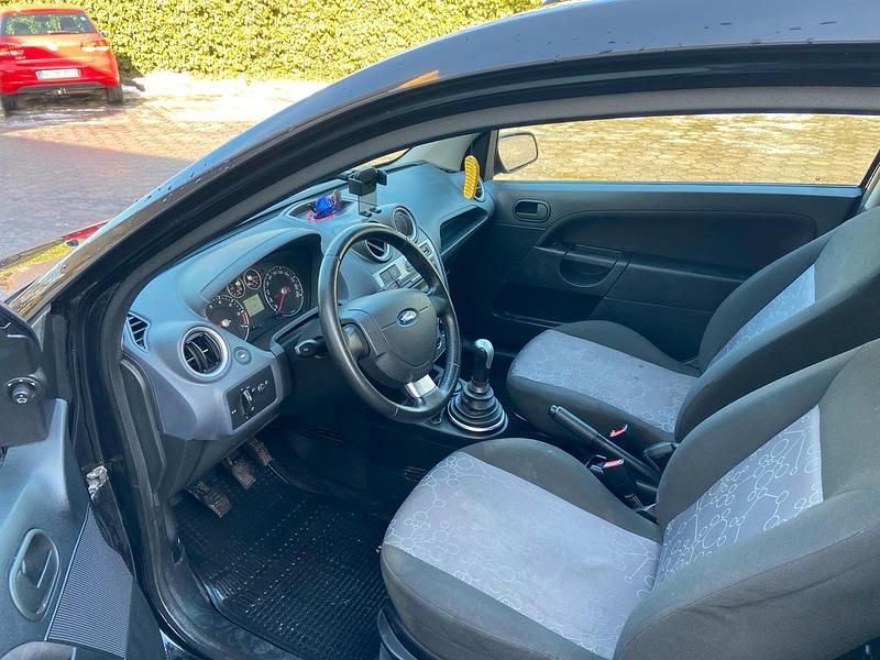 Gebraucht Ford Fiesta 68 PS (50 kW) 2007 Schwarz Kleinwagen
