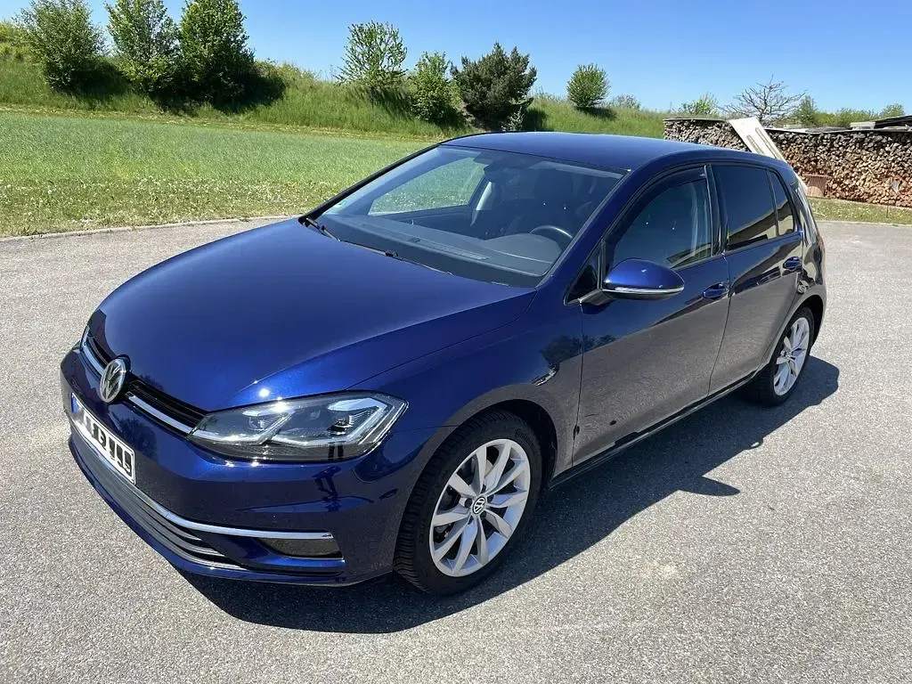 Gebraucht VW Golf VII 125 PS (91 kW) 2018 Blau Limousine