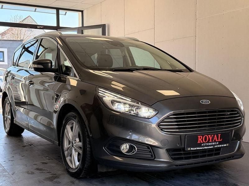Gebraucht Ford S-MAX Ambiente 190 PS (139 kW) 2018 Grau Van / Kleinbus