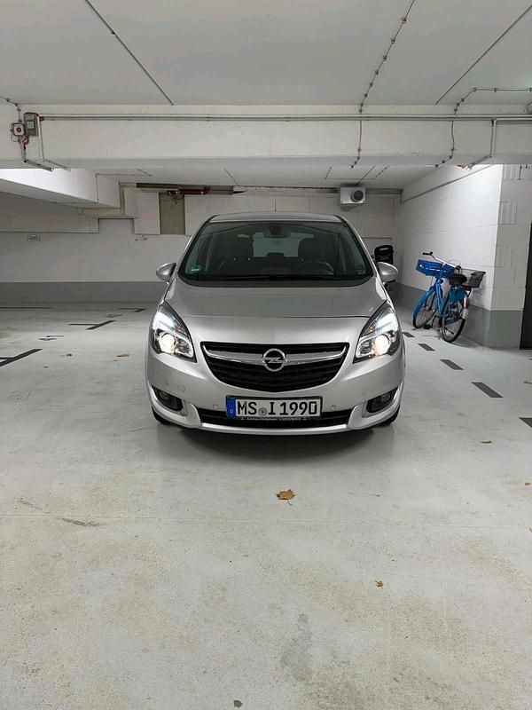 Grau Gebraucht 2015 Opel Meriva Van / Kleinbus | 6.000 € (Superpreis) - Bild 1/4