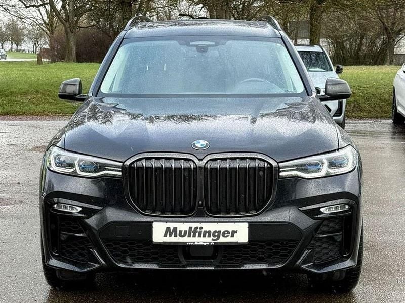 Gebraucht BMW X7 M Sport 530 PS (389 kW) 2022 Blacksapphire metallic (metallic) SUV