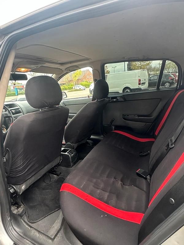 Gebraucht Opel Astra 110 PS (80 kW) 2004 Grau Kleinwagen