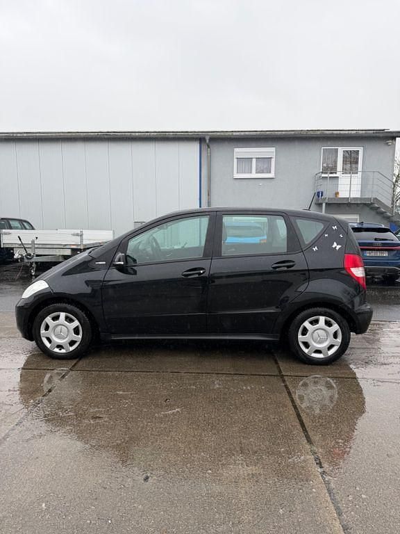 Gebraucht Mercedes A160 95 PS (69 kW) 2012 Schwarz Limousine