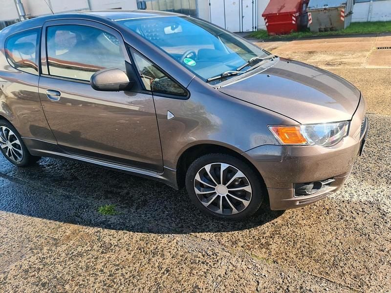 Braun Gebraucht 2013 Mitsubishi Colt Kleinwagen | 1.200 € (Superpreis) - Bild 1/4