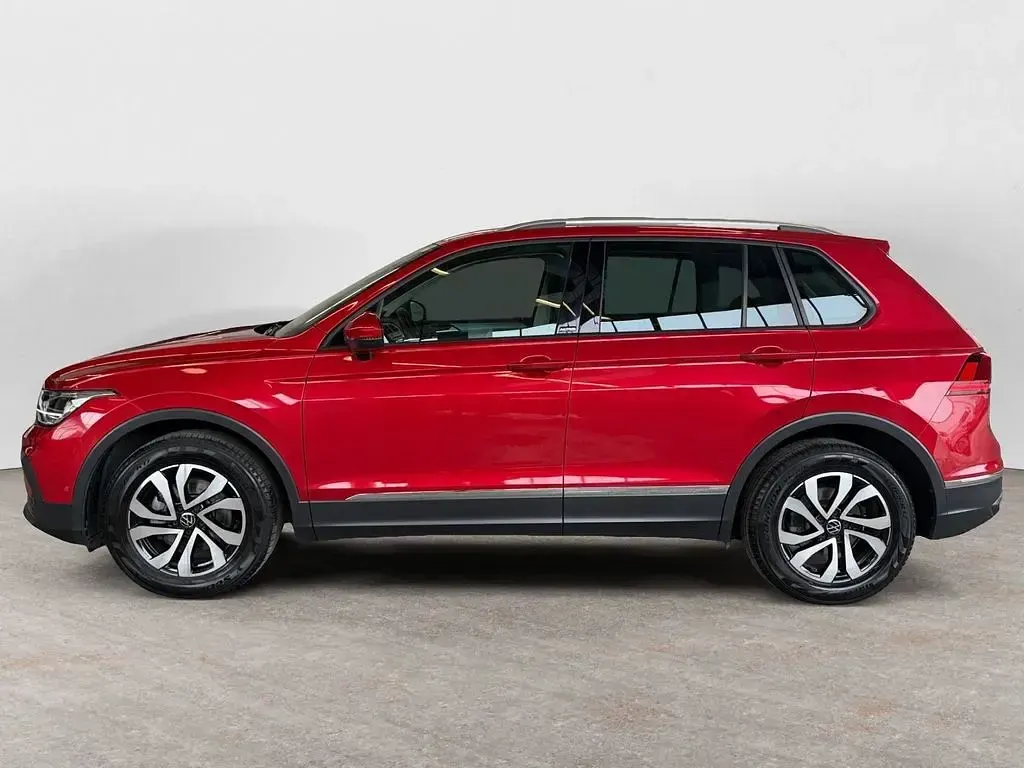 Gebraucht VW Tiguan Active 150 PS (110 kW) 2022 Rot SUV