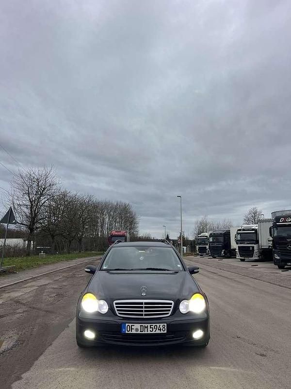 Gebraucht 2005 Mercedes C220 Classic Kombi | 2.700 € (Teuer) - Bild 1/4