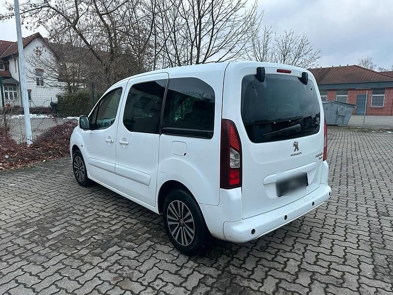 Gebraucht Peugeot Partner Tepee 120 PS (88 kW) 2017 Weiß Van / Kleinbus