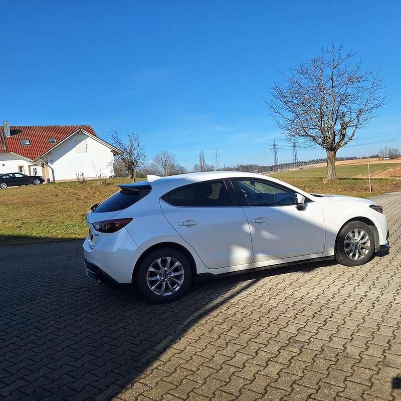 Gebraucht Mazda 3 Black Limited 150 PS (110 kW) 2016 Weiß Kleinwagen