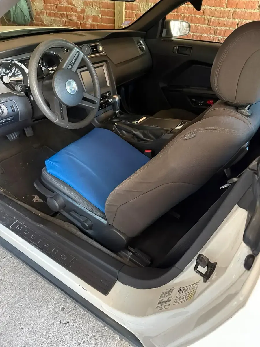 Gebraucht Ford Mustang Convertible 307 PS (225 kW) 2012 Weiß Cabrio