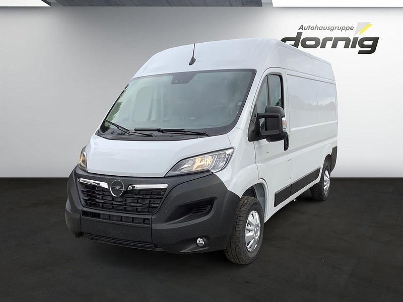 Arktikweiß Gebraucht 2022 Opel Movano Design Edition Van | 23.680 € (Guter Preis) - Bild 1/4