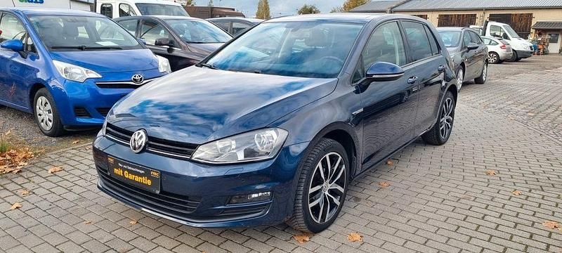 Gebraucht VW Golf VII 110 PS (80 kW) 2015 Blau Limousine