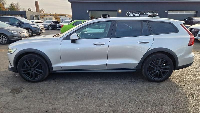 Gebraucht Volvo V60 CC 190 PS (139 kW) 2019 Silber Kombi