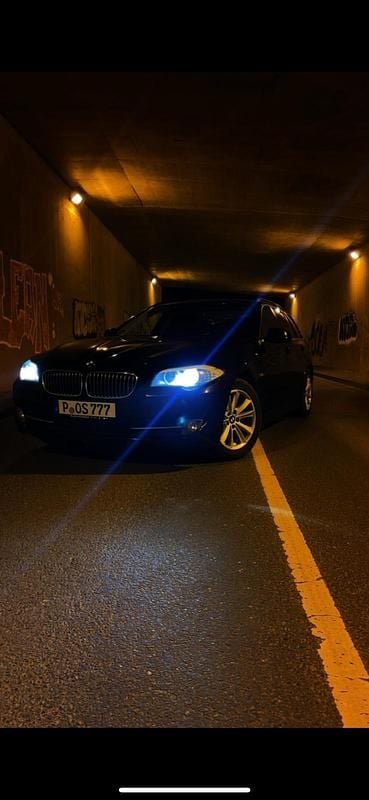 Schwarz Gebraucht 2013 BMW 530 Kombi | 9.900 € (Superpreis) - Bild 1/4