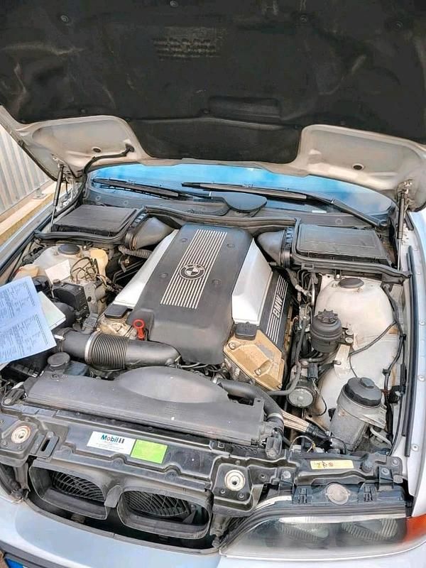 Second-hand BMW 535 245 CP (180 kW) 2000 Argintiu Berlinǎ