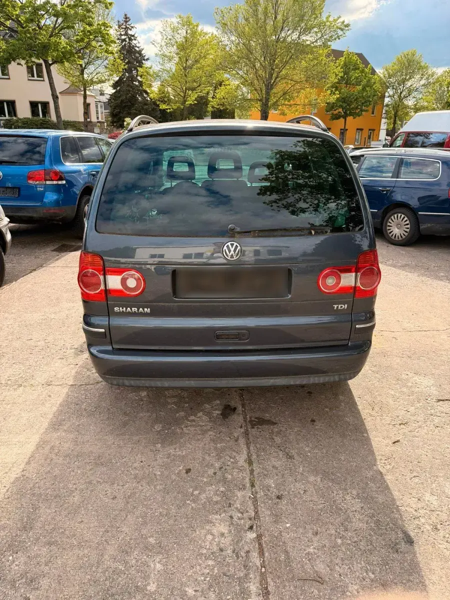Gebraucht VW Sharan 115 PS (84 kW) 2008 Grau Van / Kleinbus