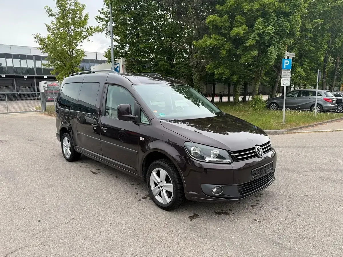 Gebraucht VW Caddy Maxi 105 PS (77 kW) 2012 Violet Van / Kleinbus