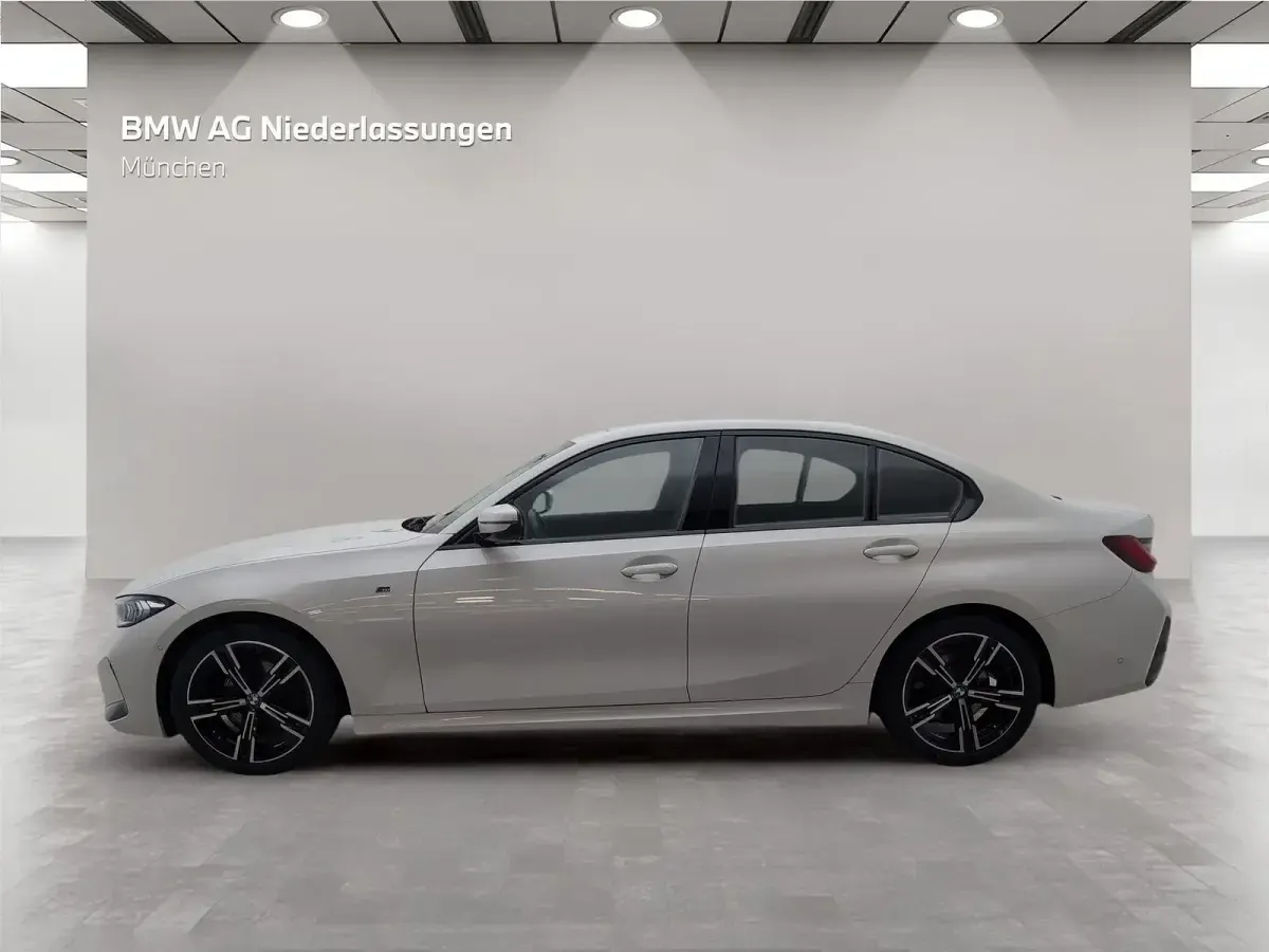 Gebraucht BMW 320 Performance 190 PS (139 kW) 2023 Weiß Limousine