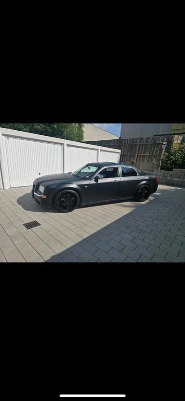 Schwarz Gebraucht 2009 Chrysler 300C Limousine | 6.300 € (Fairer Preis) - Bild 1/4