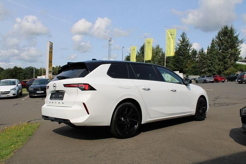 Neu Opel Astra 131 PS (96 kW) 2025 Weiß Kombi