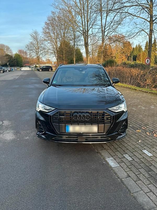 Gebraucht Audi Q3 S-Line 190 PS (139 kW) 2019 Schwarz SUV