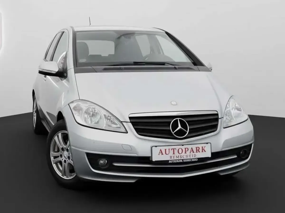 Gebraucht Mercedes A160 82 PS (60 kW) 2011 Silber Kleinwagen