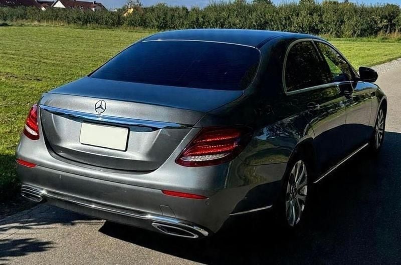 Gebraucht Mercedes E220 Exclusive 194 PS (142 kW) 2018 Grau Limousine