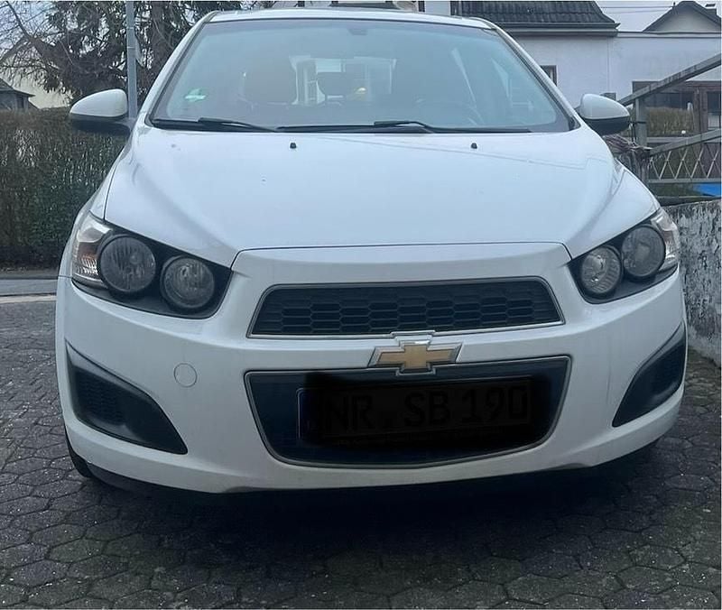 Gebraucht Chevrolet Aveo 101 PS (74 kW) 2011 Weiß Kleinwagen