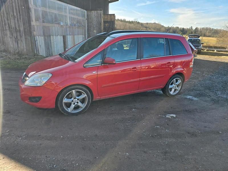 Gebraucht Opel Zafira 150 PS (110 kW) 2008 Rot Van / Kleinbus