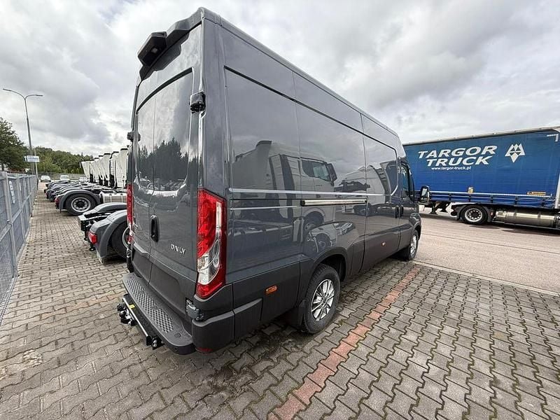 Gebraucht Iveco Daily 175 PS (128 kW) 2024 Grau Van / Kleinbus