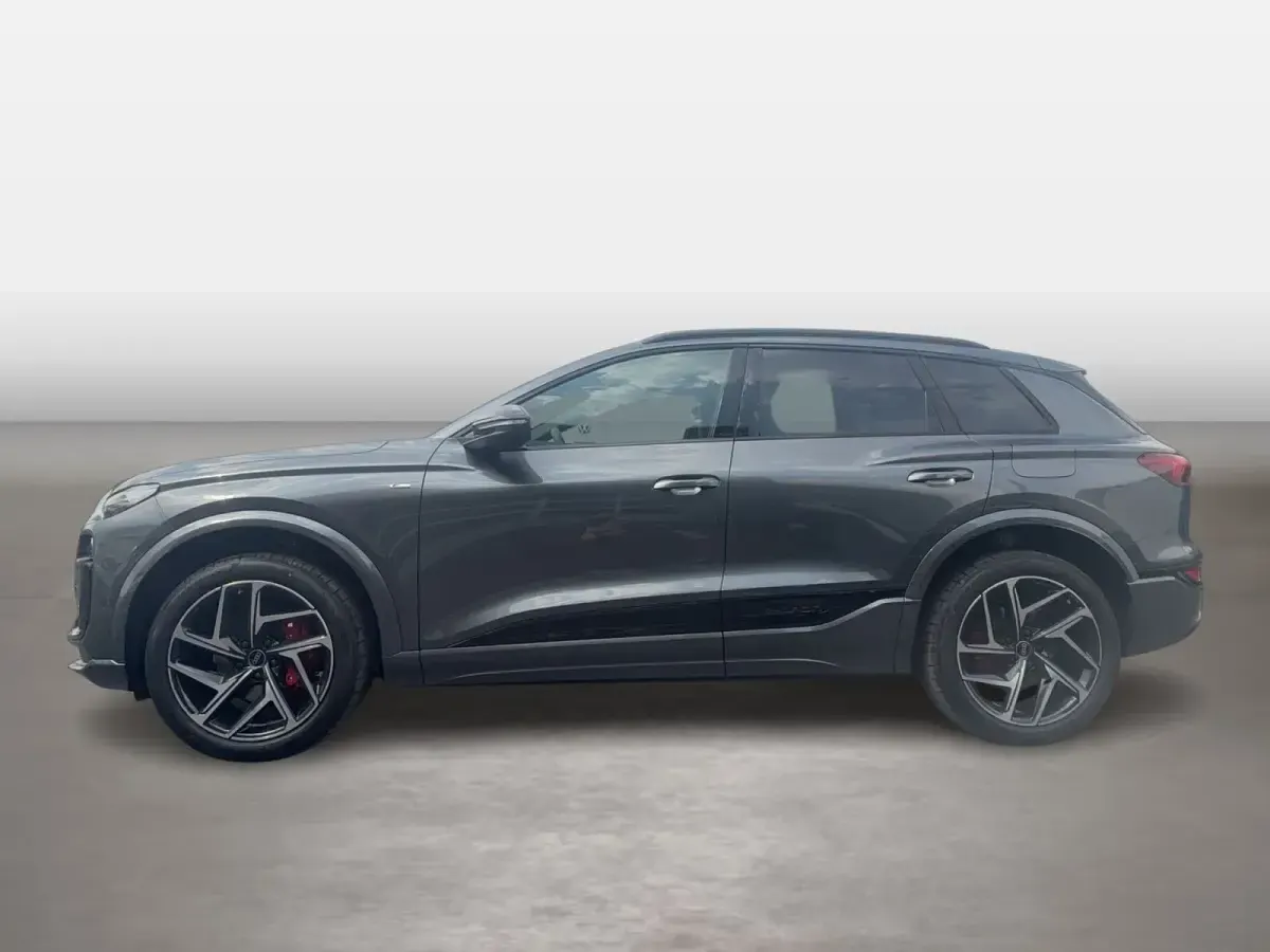 Neu Audi Q6 e-tron S-Line 225 kW (306 PS) 2026 Grau SUV