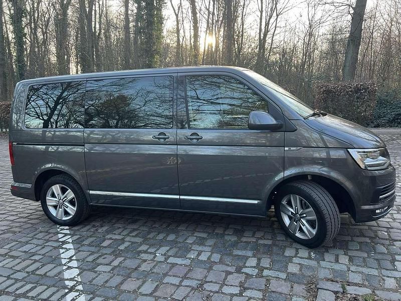 Gebraucht VW Transporter Generation Six 150 PS (110 kW) 2015 Silber Van