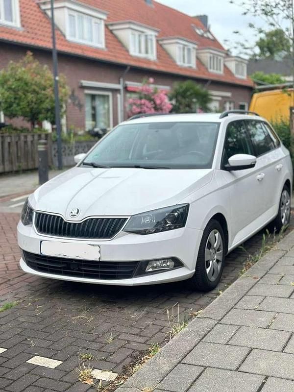 Gebraucht 2017 Skoda Fabia Kombi | 6.499 € (Guter Preis) - Bild 1/4