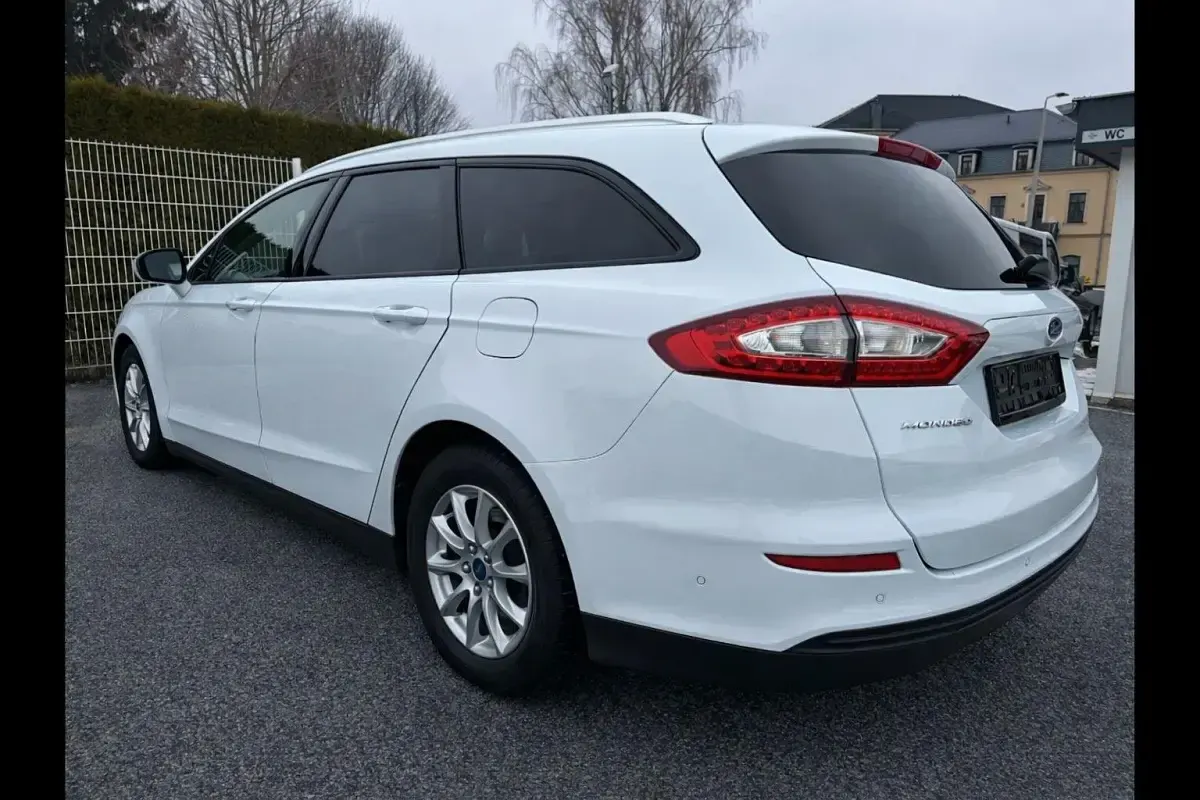 Gebraucht Ford Mondeo 120 PS (88 kW) 2018 Weiß Kombi