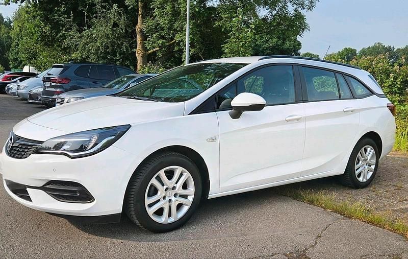 Weiß Gebraucht 2020 Opel Astra Kombi | 10.190 € (Superpreis) - Bild 1/4
