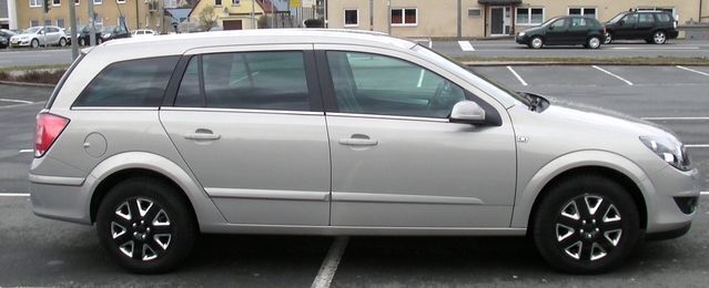 Gebraucht Opel Astra 116 PS (85 kW) 2009 Beige metallic Kombi