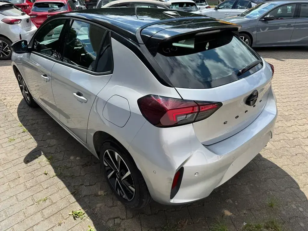 Gebraucht Opel Corsa 101 PS (74 kW) 2025 Silber Kleinwagen