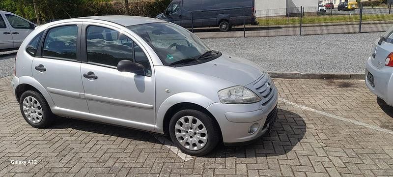 Silber Gebraucht 2006 Citroën C3 Kleinwagen | 2.650 € (Etwas zu teuer) - Bild 1/4