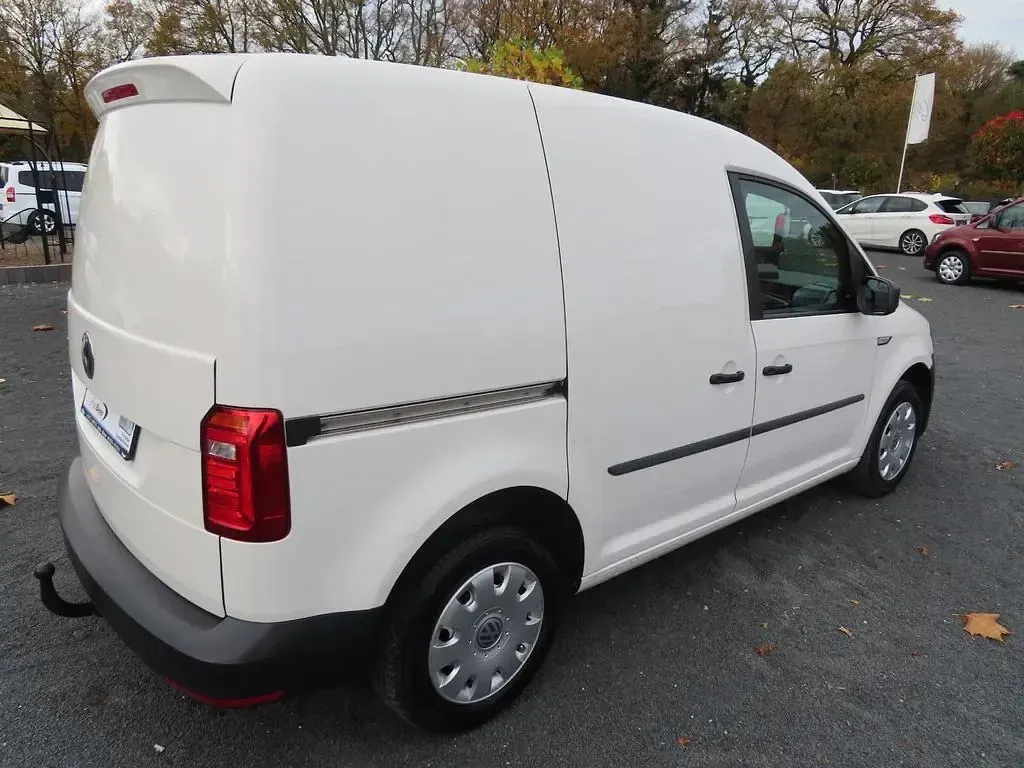 Usata VW Caddy 102 CV (75 kW) 2021 Bianco Monovolume