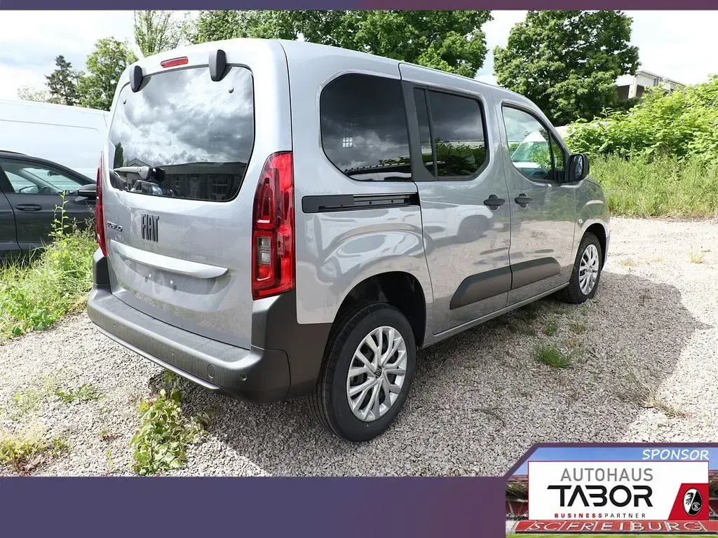 Neu Fiat Doblò 131 PS (96 kW) 2025 Grau metallic Van / Kleinbus