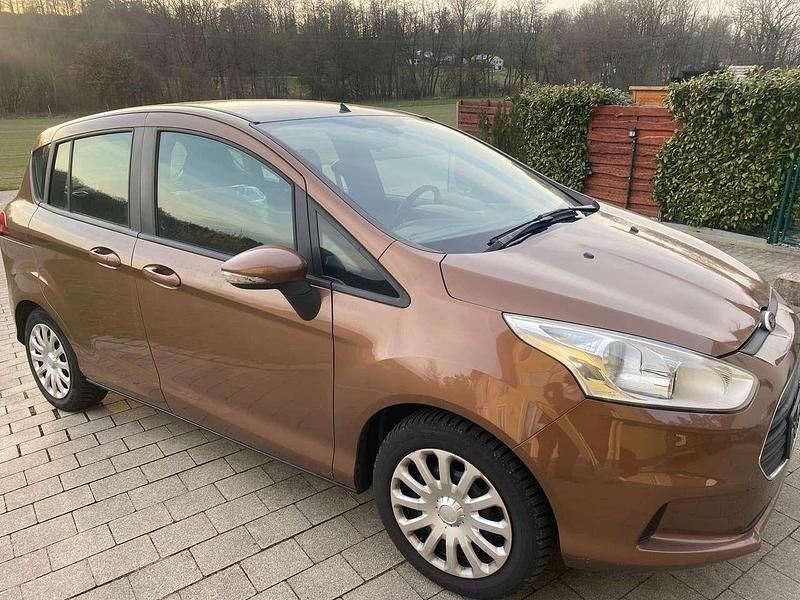 Gebraucht Ford B-MAX Trend 101 PS (74 kW) 2013 Canyonbraun (metallic) Van / Kleinbus