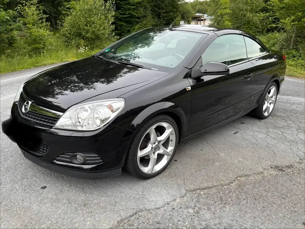 Gebraucht Opel Astra 140 PS (102 kW) 2009 Schwarz Cabrio