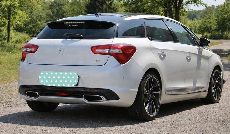 Gebraucht DS Automobiles DS5 179 PS (131 kW) 2017 Weiß Kleinwagen