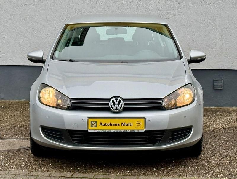 Gebraucht VW Golf VI Comfortline 122 PS (89 kW) 2011 Silber Kleinwagen