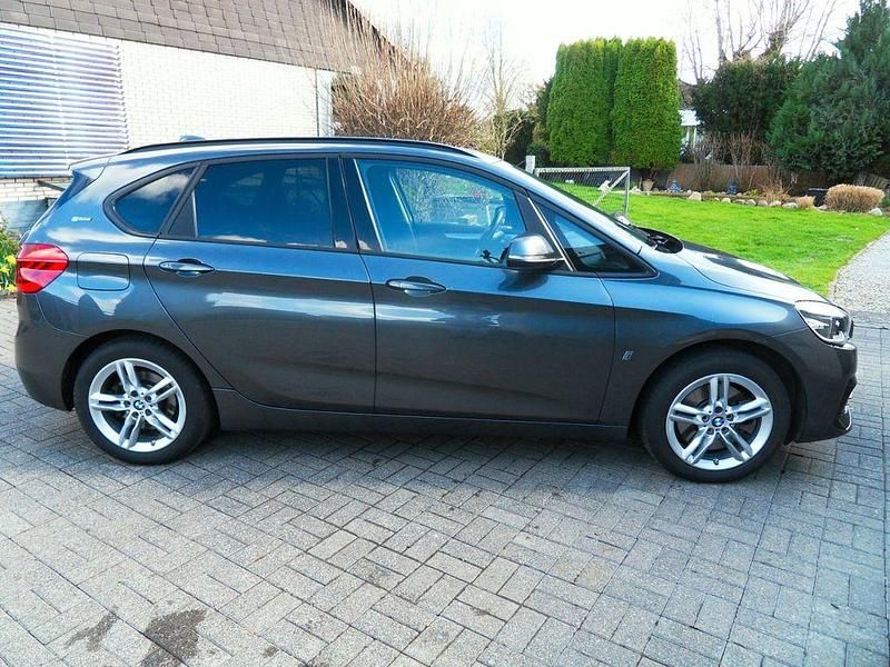 Gebraucht BMW 225 Active Tourer Advantage 136 PS (100 kW) 2019 Grau Van / Kleinbus