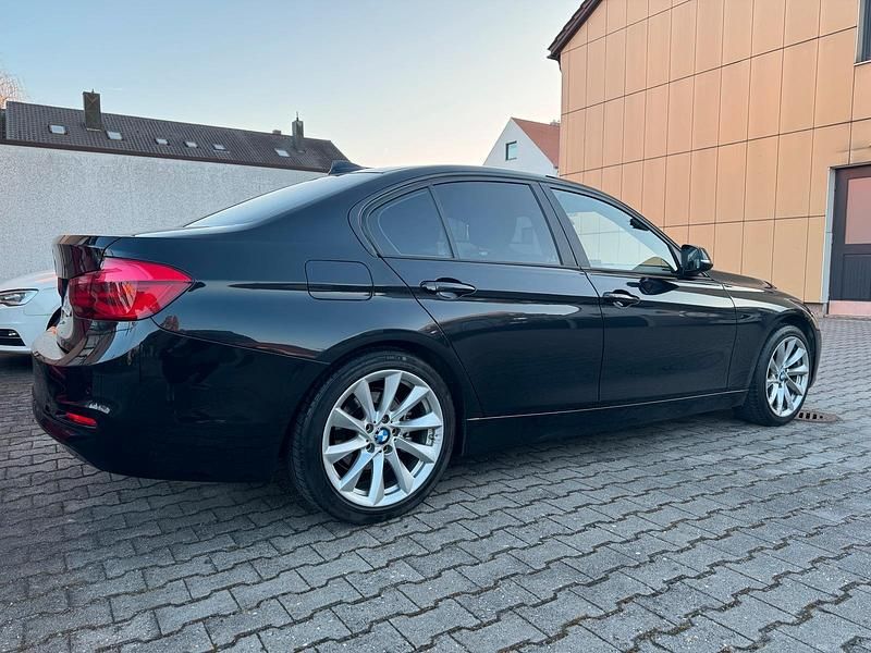 Gebraucht BMW 316 116 PS (85 kW) 2017 Schwarz Limousine