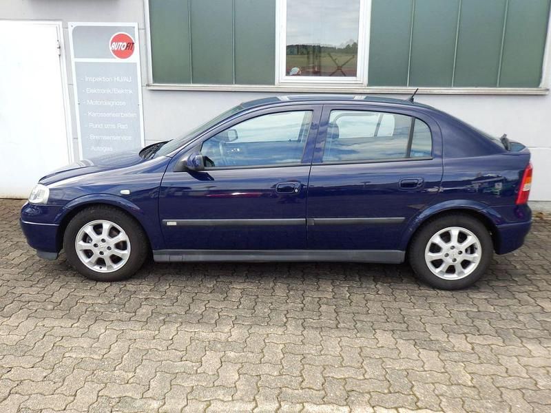 Używany Opel Astra Njoy 84 KM (61 kW) 2003 Niebieski Sedan/Limuzyna